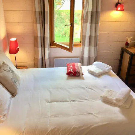 Le Flocon Bleu - Mauselaine Avec Vue Sur Le De