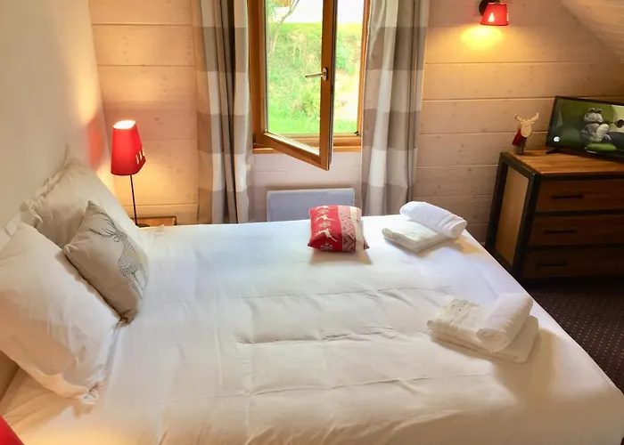 Le Flocon Bleu - Mauselaine Avec Vue Sur Le De